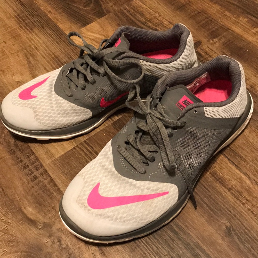 Nike tennis shoes